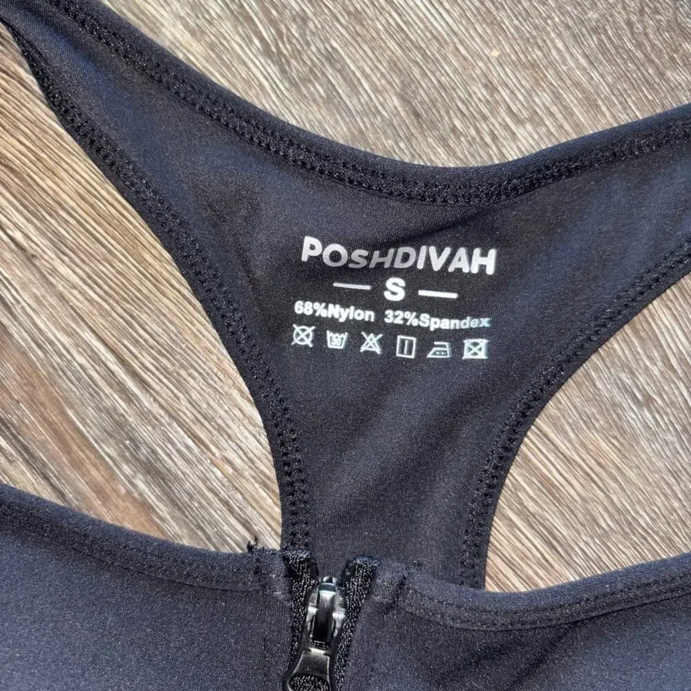 Poshdivah new size small Black Front zip Sports Bra